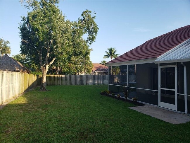 Building Photo - 6639 Hatteras Dr