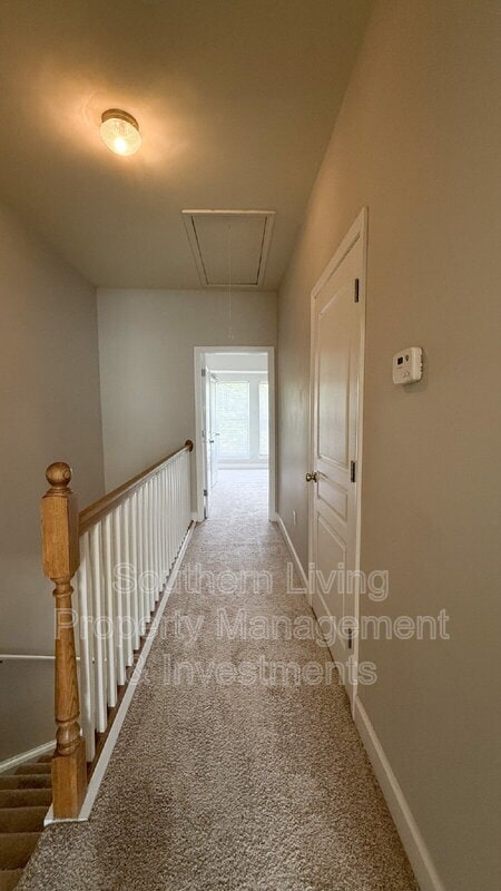 Building Photo - 127 S Sycamore St