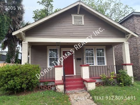 Building Photo - 1005 W Victory Dr