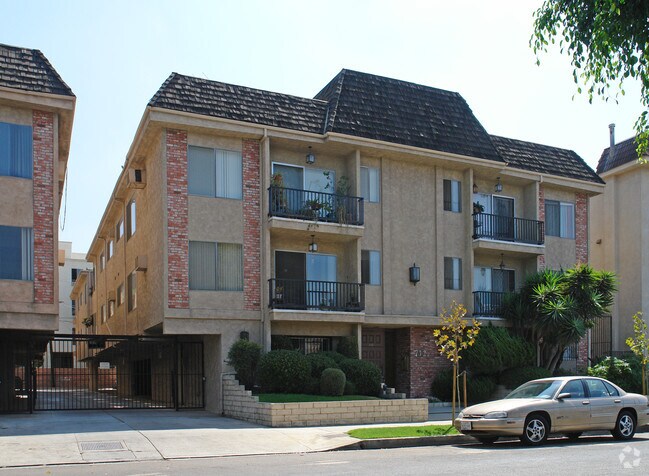 Building Photo - 732 N Orlando Ave