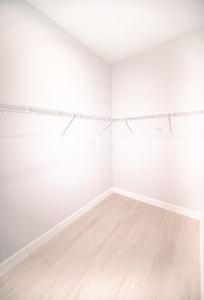Building Photo - 1103 Saint Tropez Ct