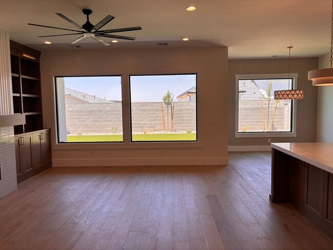 Building Photo - BRAND NEW 5 bed | 3.5 bath | 3 car garage ...