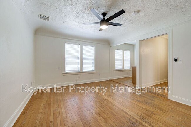 Building Photo - 701 NE 14th St