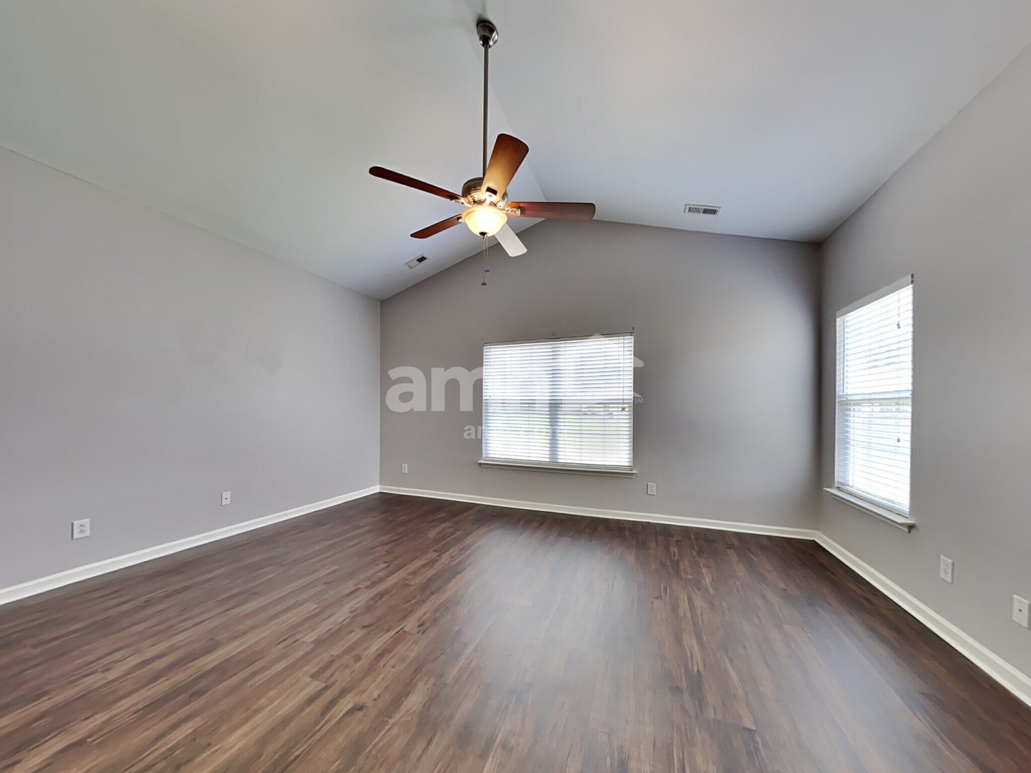 Building Photo - 621 English Oak Cir