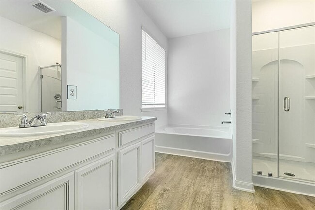 Building Photo - 14717 Pinion Ct