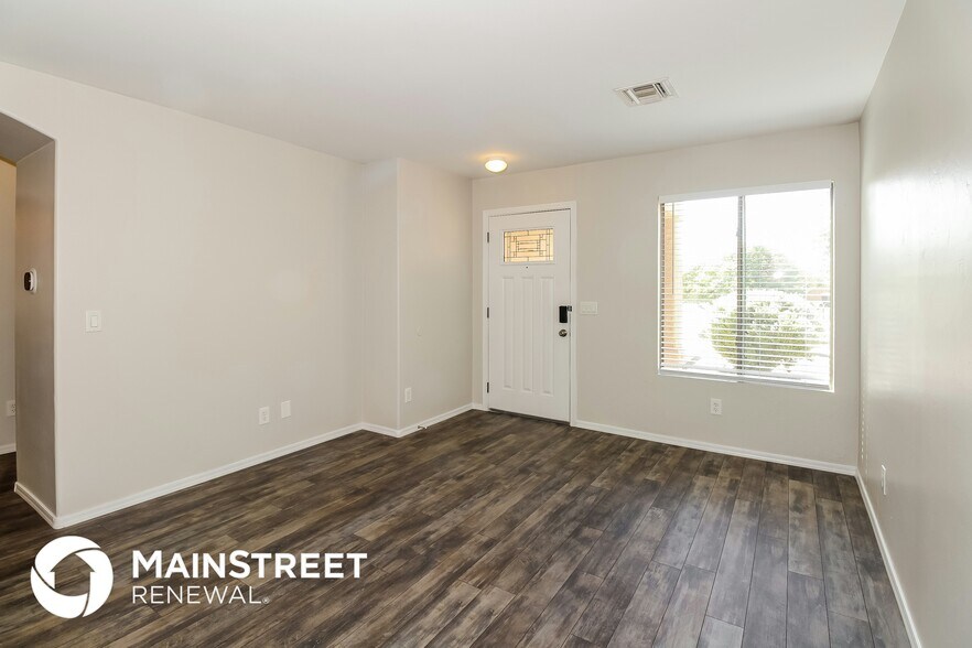 Building Photo - 6933 S Creek Run Ave