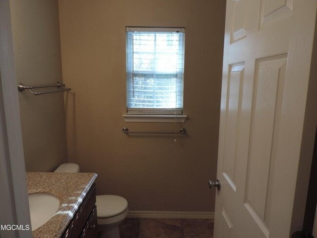 Building Photo - 207 Reed Ave