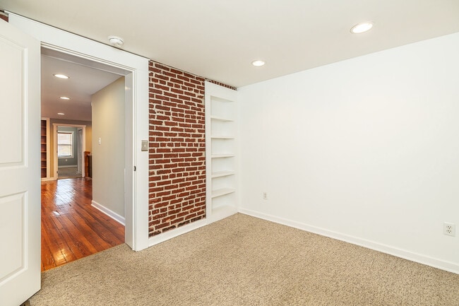 Building Photo - 1242 E Fort Ave