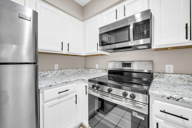 Building Photo - 200 White St