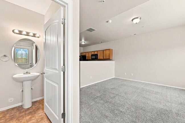 Building Photo - $1,895.95- 3-bed, 2.5-bath townhome in Colorado Springs!