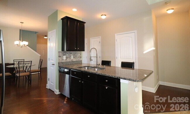 Building Photo - 2090 Shady Pond Dr