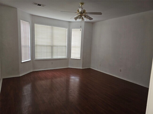Building Photo - 7023 Greenspoint Dr