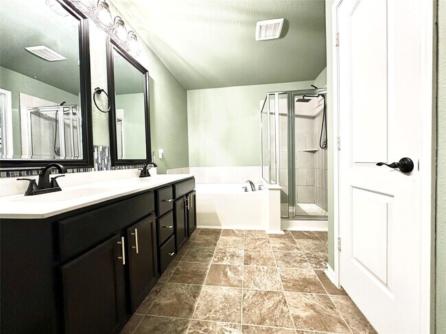 Building Photo - 15218 Loys Coves Ct