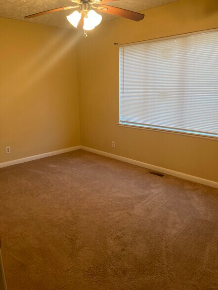 Bedroom 3 - 629 Forest Lake Dr N