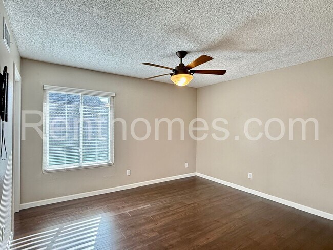 Building Photo - 9911 Ivy St