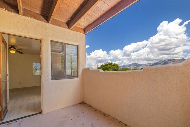 Building Photo - Beautiful Santa Fe Home on Large Corner Lot!