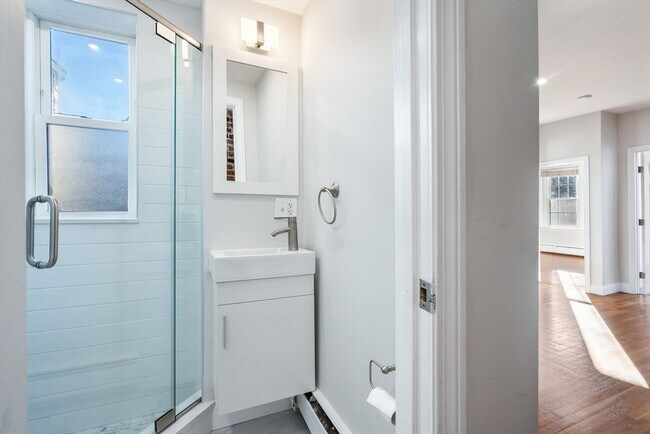 Building Photo - 80 Revere St