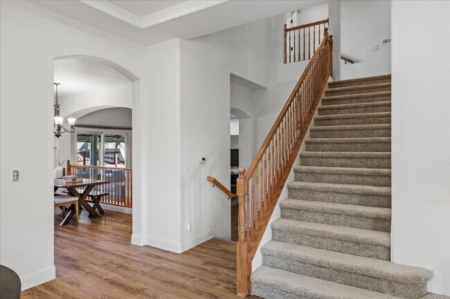 Building Photo - Elegant & Spacious 4 Bedroom Home Near Fol...