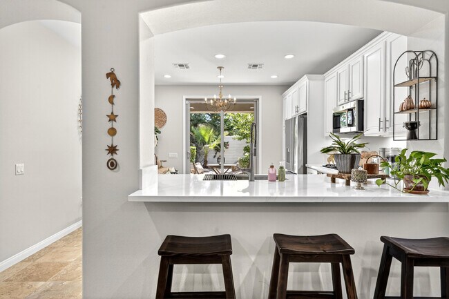 Building Photo - 41562 Via Arleta