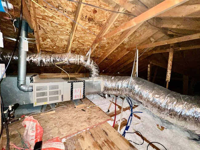 Building Photo - 3210 Blue Bonnet Dr