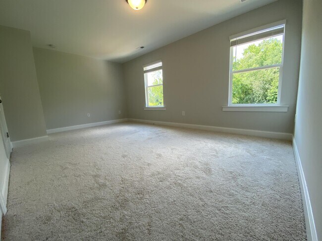 Building Photo - 339 Old Grove Ln