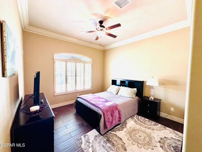 Building Photo - 6268 Wildwood Ct