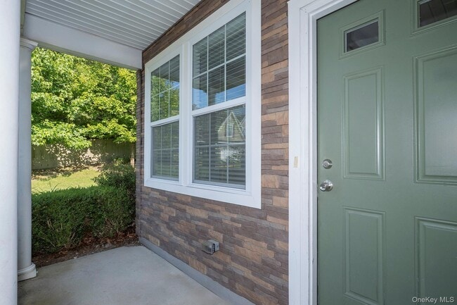 Building Photo - 37 Oakridge Cir