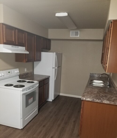Building Photo - Danbury Manor Apartments