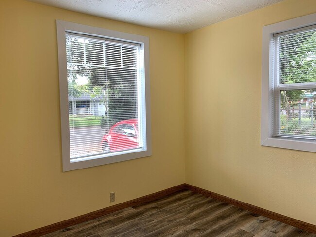 Building Photo - 605 Beech St