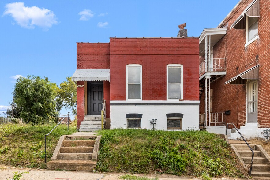 Building Photo - 3630 Tholozan Ave