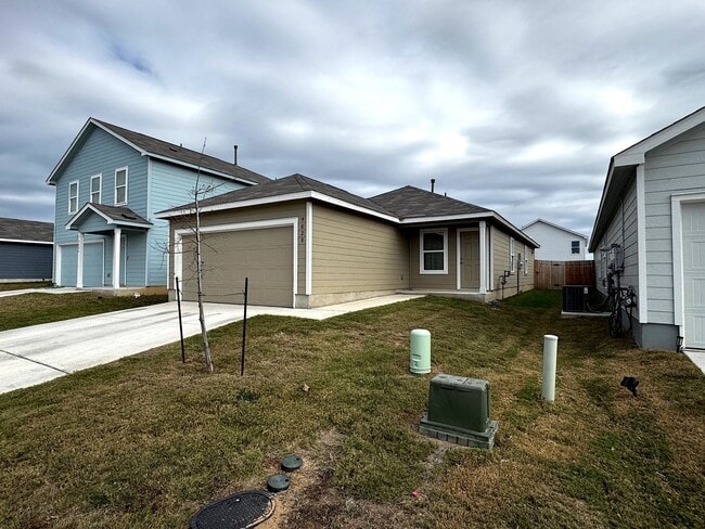 Building Photo - Modern 2024 New-Build with Open-Concept Living and Private Primary Suite in Waterwheel Subdivision