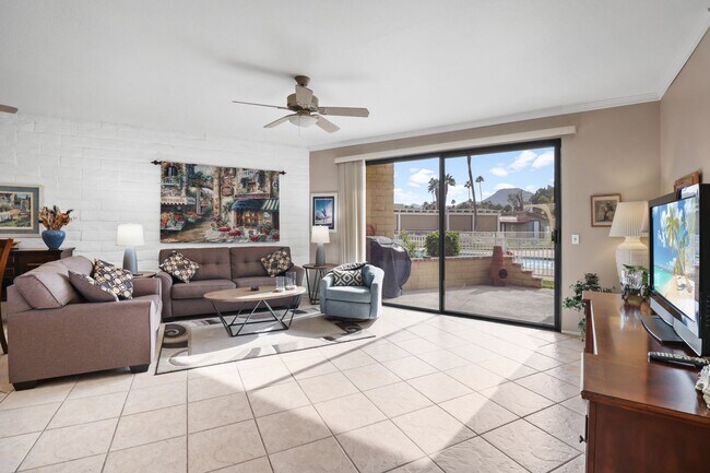 Building Photo - Charming Cathedral City Condo with Territorial Views