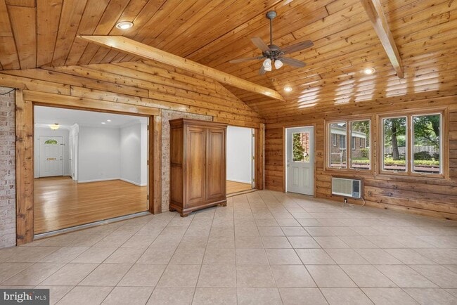 Building Photo - 6035 Chatsworth Ln