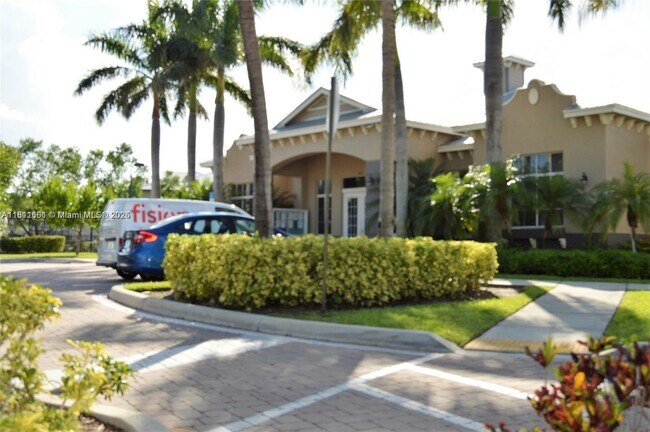 Building Photo - 1962 Freeport Dr