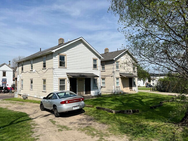 Building Photo - 204 N Irwin St