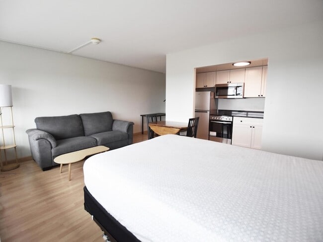 Building Photo - 555 E William St