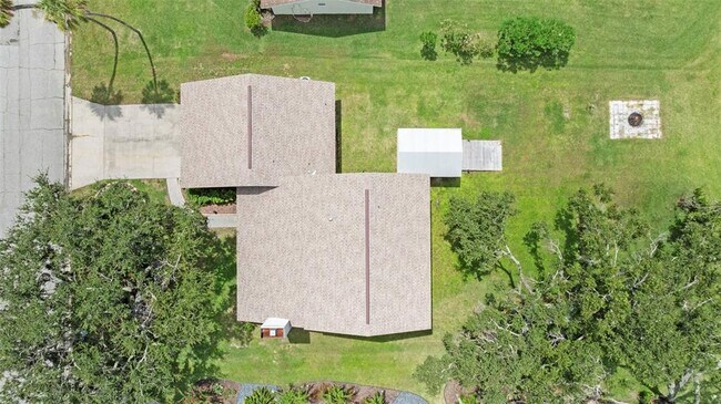 Building Photo - 8006 Oak Dr