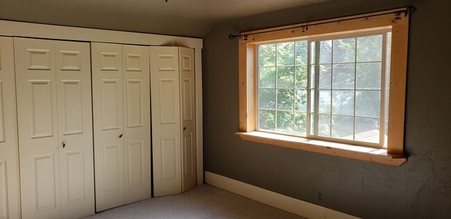 Building Photo - 2 BR/ 2 BA - Downtown House