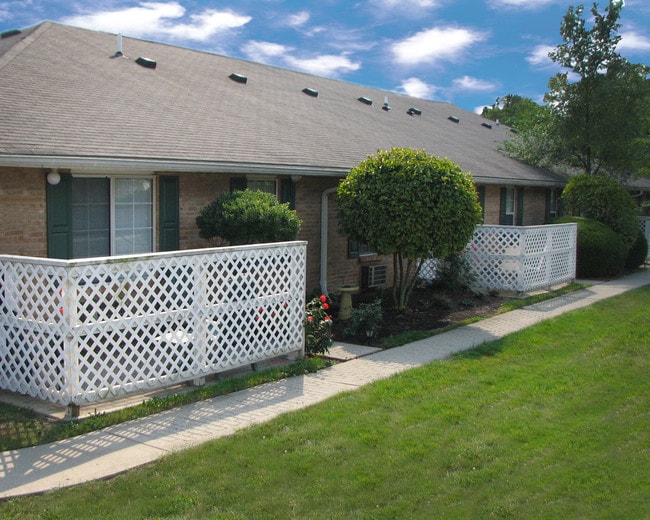 Building Photo - Wyndemere Apartments