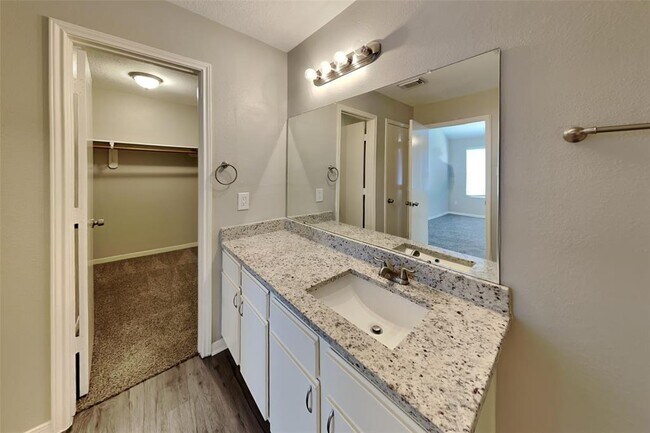 Building Photo - 5546 Calm Ct