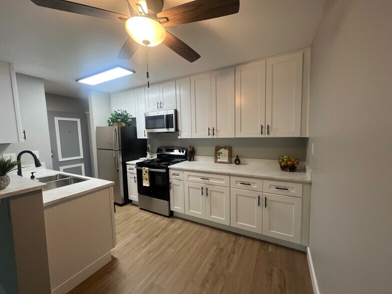 Building Photo - 941 Lewelling Blvd