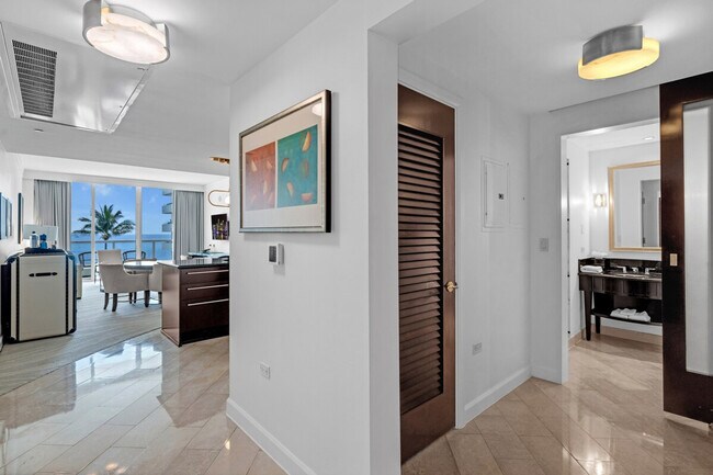 Building Photo - 4391 Collins Ave