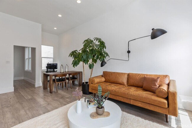 Building Photo - 1620 Broadway