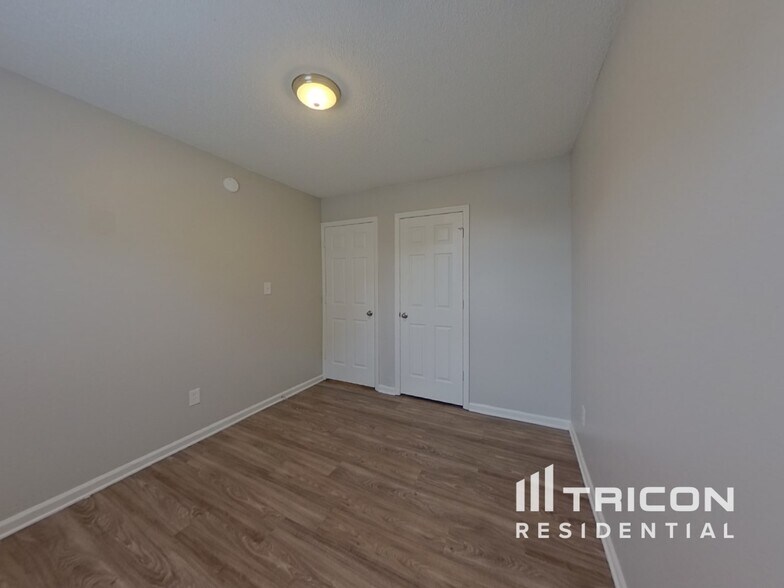 Building Photo - 1128 Summit Hills Dr