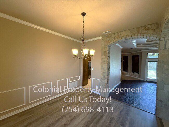 Building Photo - Available now 3 Bedroom 2 Bath Custom Home...