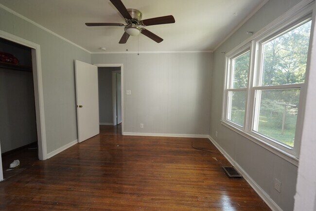 Building Photo - 4227 49th Ave N