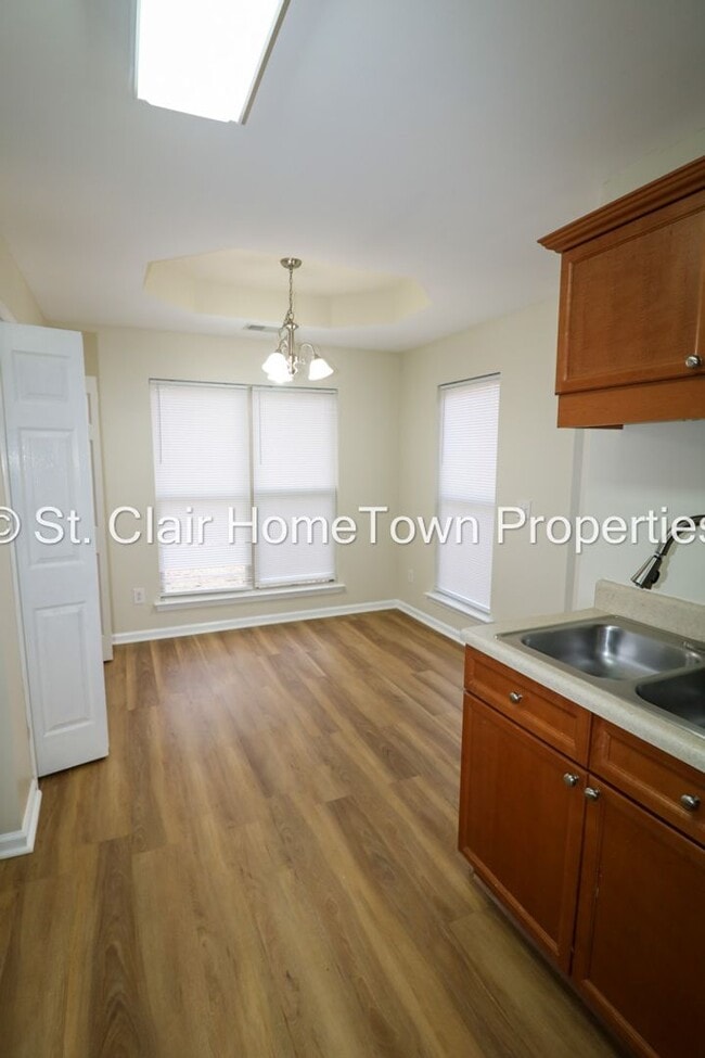 Building Photo - Family Home in Fox Hollow