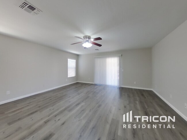 Building Photo - 4558 E Silverbell Rd