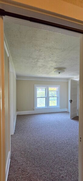 Bonus room view 1 - 540 NW 14th St