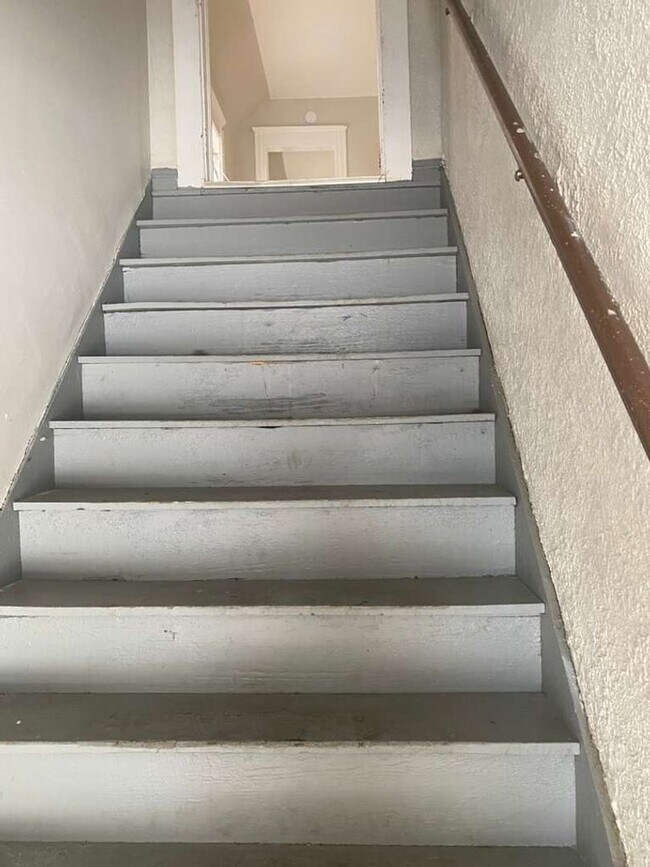 Building Photo - 1974 W 93rd St